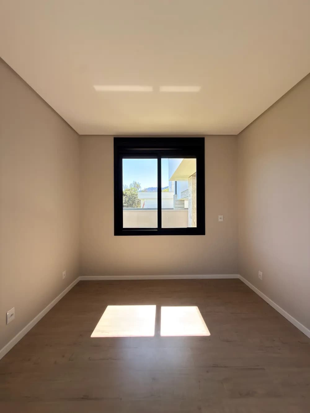 Casa à venda com 204 m², 3 quartos sendo 1 suíte, no Residencial da Montanha em Dois Irmãos